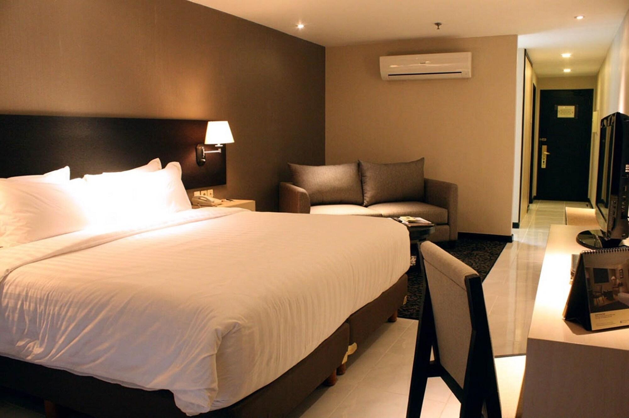 Kristal Hotel Jakarta Luaran gambar