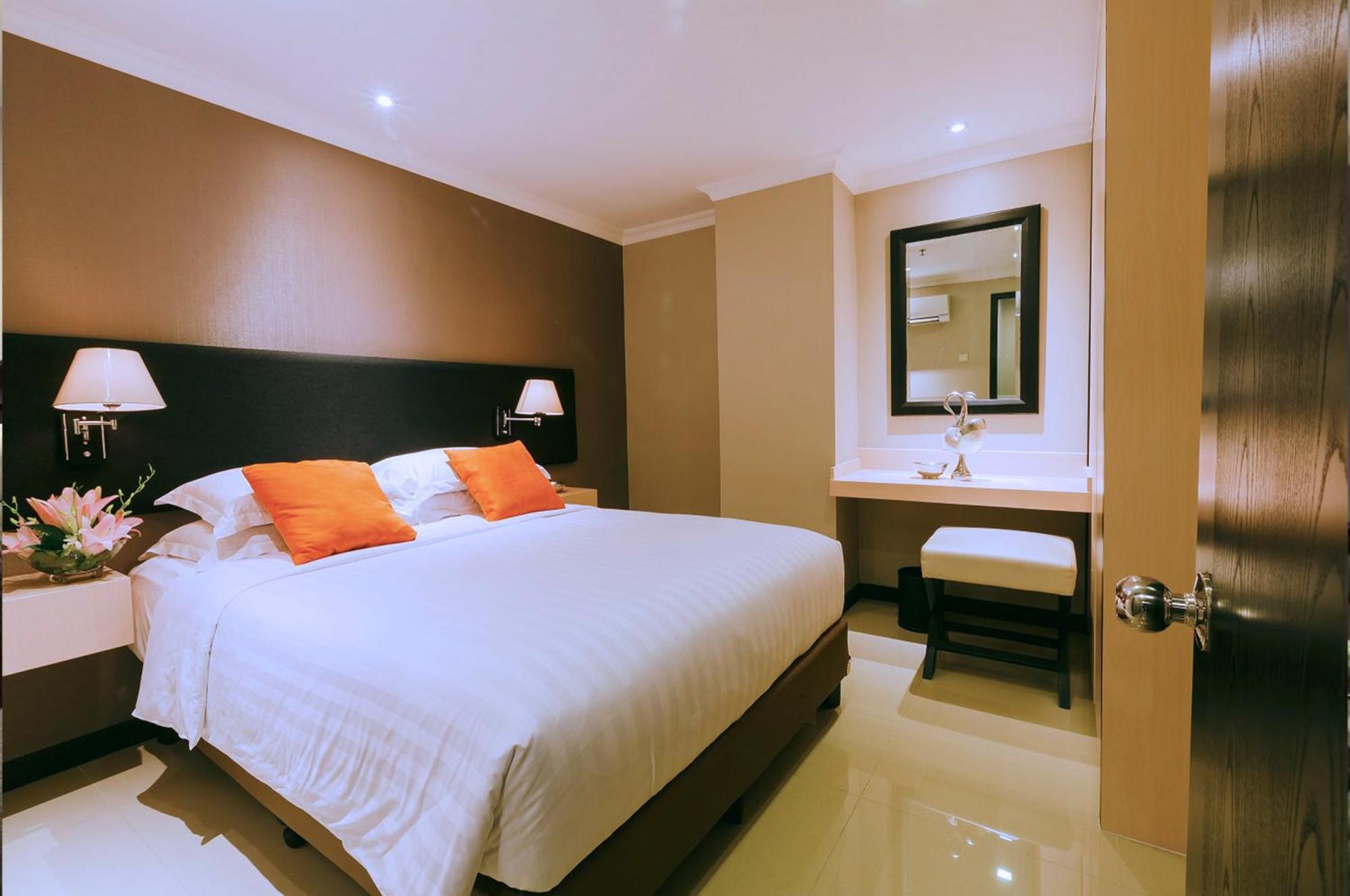 Kristal Hotel Jakarta Luaran gambar
