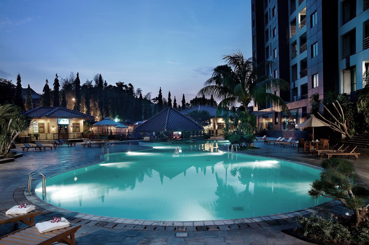 Kristal Hotel Jakarta Luaran gambar