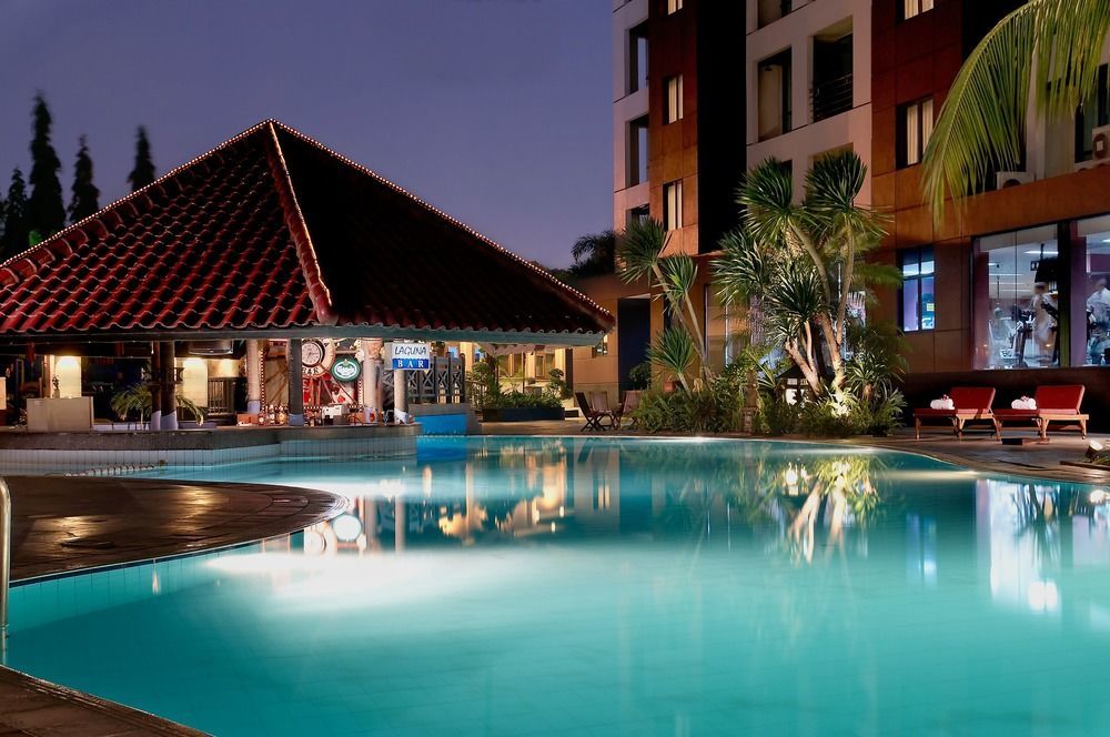 Kristal Hotel Jakarta Luaran gambar